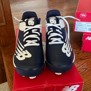 New Balance Rubber Molded V6 4040 Softball Cleats Sz 3.5